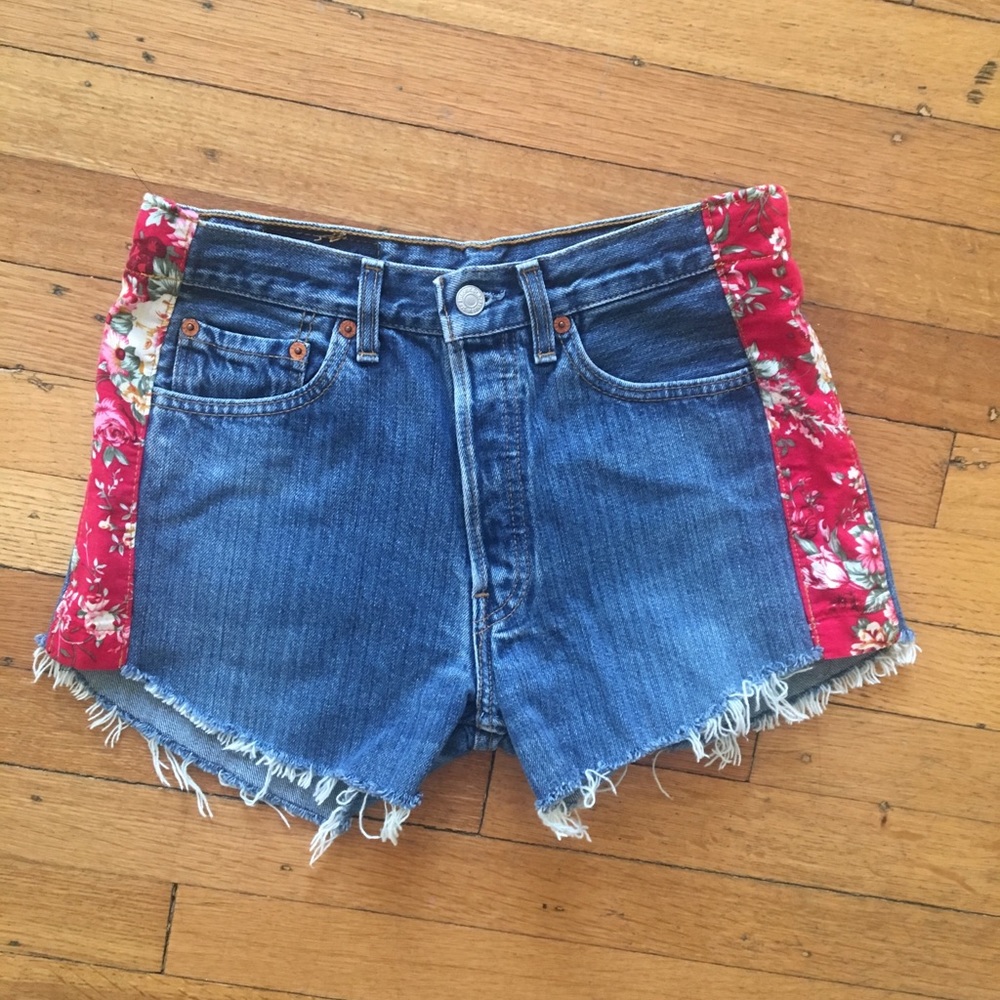 Levi high waisted shorts with floral sides